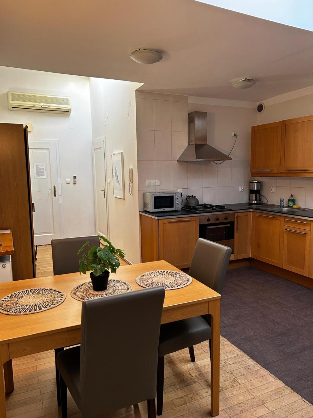 Golden Apartments With Lift - Old Town Krakow Exterior photo